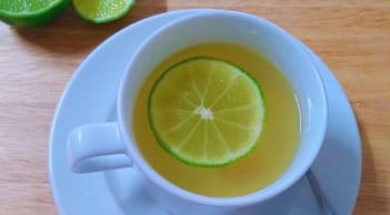8 lý do bạn nên thường xuyên uống nước chanh ấm mỗi ngày
