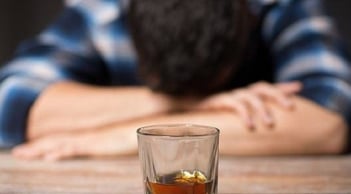Cảnh báo, sau khi uống rượu nếu có 5 dấu hiệu này, tuổi thọ của bạn có thể bị giảm sút