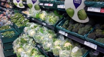 Nhân viên siêu thị tiết lộ: 7 thứ tuyệt đối không nên mua, món thứ 2 dù giảm giá cũng “né gấp”