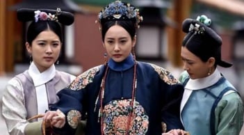 Vì sao phi tần sau khi được hoàng đế thị tẩm bắt buộc phải có thị nữ dìu về cung?