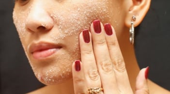 Làm đẹp bằng muối: Bí quyết đơn giản giúp da sạch khỏe và cơ thể thư giãn tự nhiên