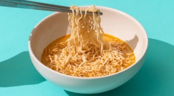 Thường xuyên ăn sáng bằng mì tôm, sau 30 ngày, có thể có 3 thay đổi đáng chú ý