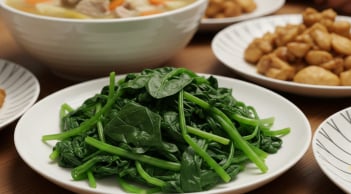 Cải bó xôi – rau “siêu thực phẩm” xanh mướt: Giàu dinh dưỡng nhưng 2 nhóm người nên ăn cẩn trọng