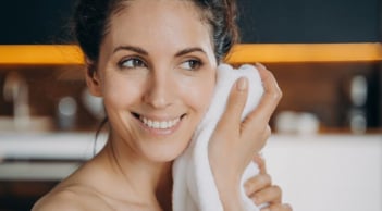 4 thói quen làm đẹp không tốn tiền giúp phụ nữ giữ vẻ tươi trẻ theo thời gian
