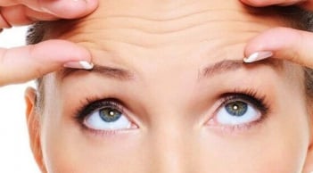Nếp nhăn vùng trán: Dấu hiệu lão hóa sớm và cách khắc phục