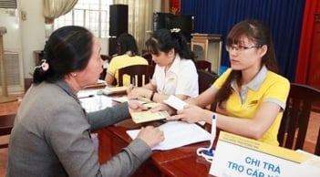 Nghỉ hưu sớm ở vùng đặc biệt khó khăn có được trợ cấp một lần?