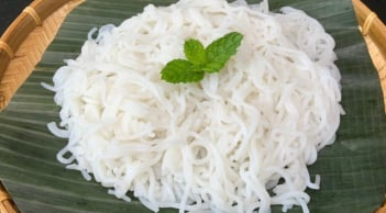 Những người nên hạn chế ăn bún