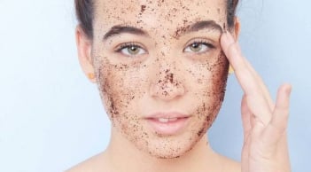 Phụ nữ tuổi 30 nên bắt đầu chăm sóc da như thế nào để giữ da trẻ lâu?