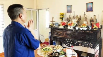 3 thứ trên bàn thờ nên hạ ngay sau khi cúng Rằm tháng Chạp