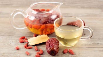 Uống trà táo đỏ kỷ tử, sau 1 tháng, cơ thể có 5 thay đổi bất ngờ