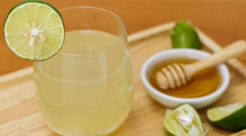 Vì sao nên uống nước chanh mật ong vào buổi sáng? Có 5 lý do đặc biệt