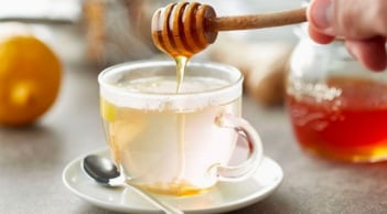 Thường xuyên uống nước ấm mật ong vào buổi sáng, cơ thể có 5 thay đổi lớn
