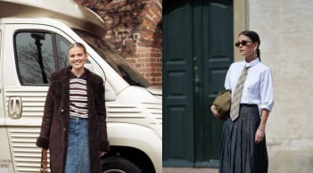 3 cách phối chân váy denim dài giúp phong cách trở nên hiện đại và dễ ứng dụng trong năm 2026