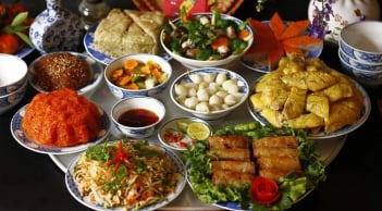 Bài văn khấn cúng Tất niên Tết Bính Ngọ 2026 đầy đủ, trọn vẹn