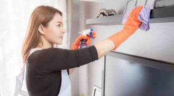 Mẹo dọn nhà cuối năm cực hay: Xé vụn giấy báo rải xuống sàn, tưởng ngớ ngẩn mà hiệu quả bất ngờ