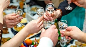 Ăn gì để đào thải nồng độ cồn nhanh nhất? 10 thực phẩm giúp giải rượu hiệu quả