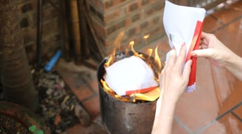 Hết Tết Bính Ngọ 2026, nhẩm khấn điều này khi làm lễ hóa vàng để cả năm đủ đầy, trọn vẹn