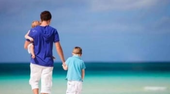 Vì sao con cái không thành đạt? 7 thói quen xấu của người cha nhiều gia đình mắc phải