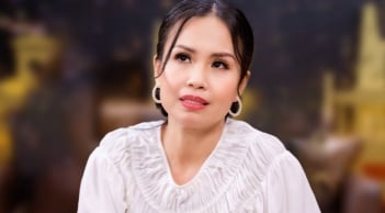 Cẩm Ly được khán giả tặng vàng khi đi diễn Tết