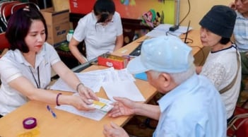 Hà Nội: Người dân đủ điều kiện sẽ được hỗ trợ 1,3 triệu đồng/tháng, ai được nhận?