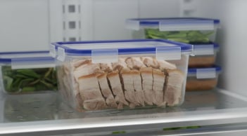 Thịt luộc để qua đêm có nên ăn không? Nhiều người chủ quan, nguy cơ mất an toàn thực phẩm