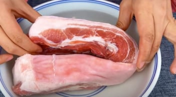 Mẹo rã đông thịt cực nhanh, chỉ 10 phút là mềm, giữ nguyên vị tươi ngon như mới mua