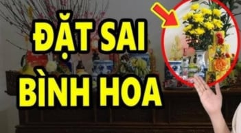 Vì sao khi thắp hương mùng 1, ngày rằm không nên đặt bình hoa bên trái?