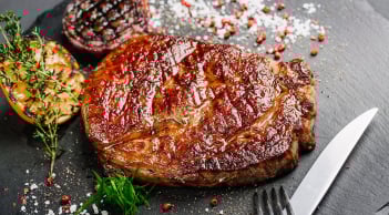 Cách làm bò bít tết ngon tại nhà như đầu bếp 5 sao chế biến