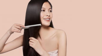 Bí quyết chăm sóc tóc giúp mái tóc luôn mềm mượt trong thời tiết ẩm thất thường