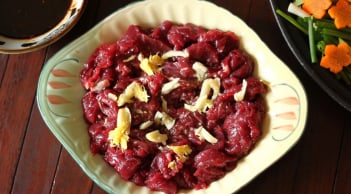 Tại sao khi ướp thịt bò, không nên dùng muối?