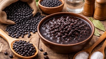 5 cách nấu đậu đen nhanh nhừ, hạt bở tơi mà không mất nhiều thời gian