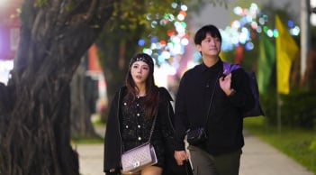 Vợ Huỳnh Anh đáp trả cực gắt những kẻ công kích mình