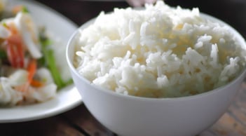 Cách ăn cơm thoải mái mà không lo tăng đường huyết