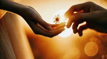 Biết giúp người đúng lúc, 3 con giáp này khi gặp khó khăn thường có quý nhân xuất hiện