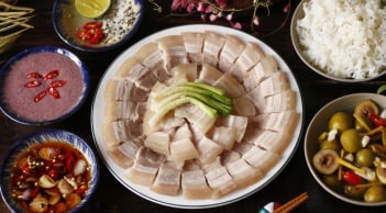 Vì sao thịt luộc xong không nên thái ngay mà phải để ‘thịt nghỉ’ ít nhất 5 phút?