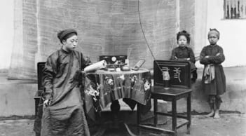 Vì sao người xưa thường đặt tên đệm con trai là “Văn”, con gái là “Thị”?