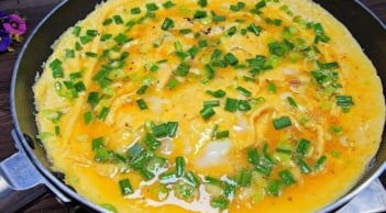 Loại rau rẻ bèo ngoài chợ Việt, vài nghìn một nắm nhưng là “khắc tinh” ung thư