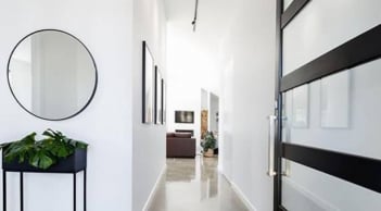 Người xưa dặn: Cửa chính tránh đặt đối diện 3 thứ này kẻo tài lộc đứt đoạn, của cải nhanh chóng tiêu tan