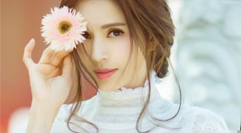 Phụ nữ sinh vào 3 giờ này dễ có hậu vận giàu sang, 'càng già càng phất'