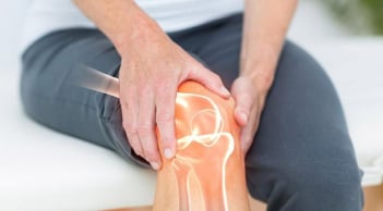 Tuổi trung niên thường bắt gặp 5 triệu chứng đau xương khớp này