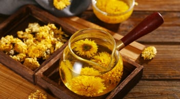 6 lợi ích của trà hoa cúc đối với sức khỏe