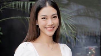 MC Hoàng Oanh gặp sự cố suýt hớ hênh tại sự kiện