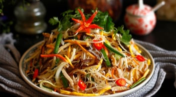 Cách xào miến ngon, mềm tơi, không bị dính: Cực đơn giản ai cũng làm được