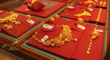 Giá vàng hôm nay (29-3) tăng phi mã: Chuyên gia cảnh báo điều gì?