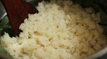 Tại sao xôi đồ 2 lần luôn ngon hơn, mềm dẻo hơn?