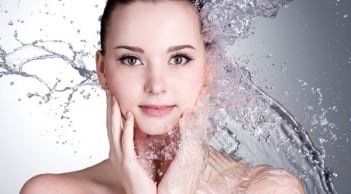 Tối giản skincare: Cách phục hồi làn da nhạy cảm, dễ kích ứng một cách bền vững
