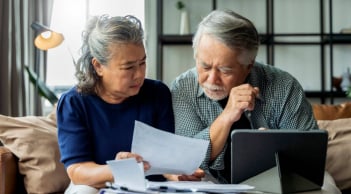 Trước khi giao hết tiền tiết kiệm cho con cái: 3 câu hỏi quan trọng cần cân nhắc để tránh hối hận