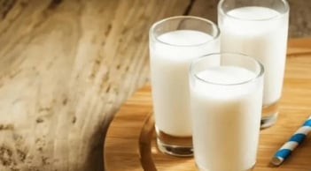 Uống sữa lúc nào tốt nhất: Buổi sáng hay buổi tối? Thời gian vàng bạn không nên bỏ qua