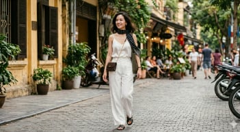 Áo hai dây trở lại 2026: Mềm mại, tinh tế và đủ lịch sự để mặc đi làm