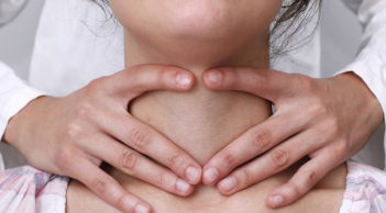 5 dấu hiệu ung thư tuyến giáp: Số 1 gặp bác sĩ ngay kẻo bệnh chuyển nặng